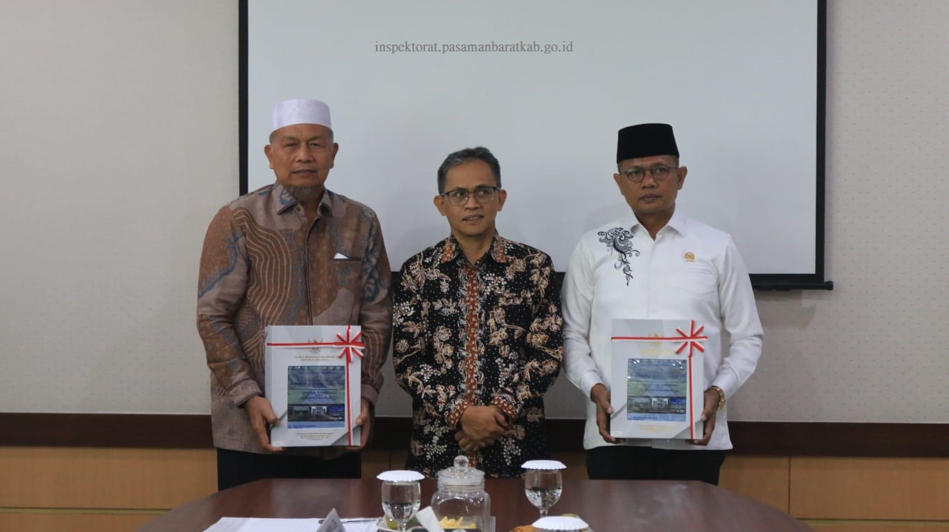 Pemkab Pasbar Raih Opini WTP 7 Kali Berturut-turut, Bupati Hamsuardi Didampingi Ketua DPRD Pasbar Terima LHP