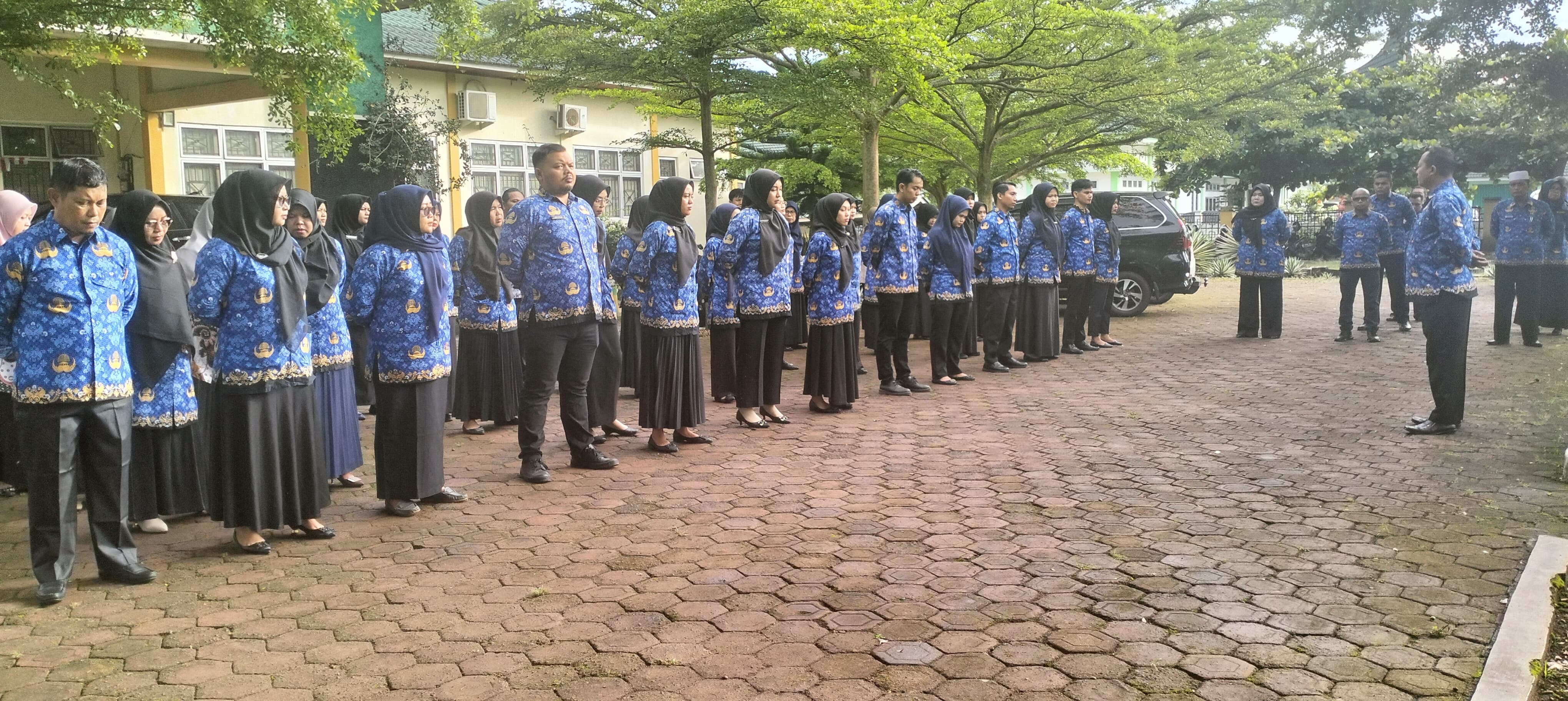 Apel Pagi Tanggal 17 Oktober 2024 Memakai Seragam Batik Korpri